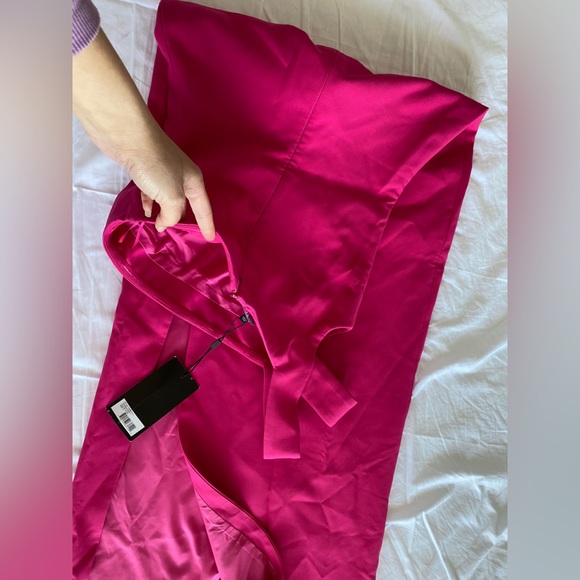 Likely Maxson Asymmetric Cold-Shoulder Evening Gown Fuchsia hot Pink size 2 NWT - Picture 5 of 13
